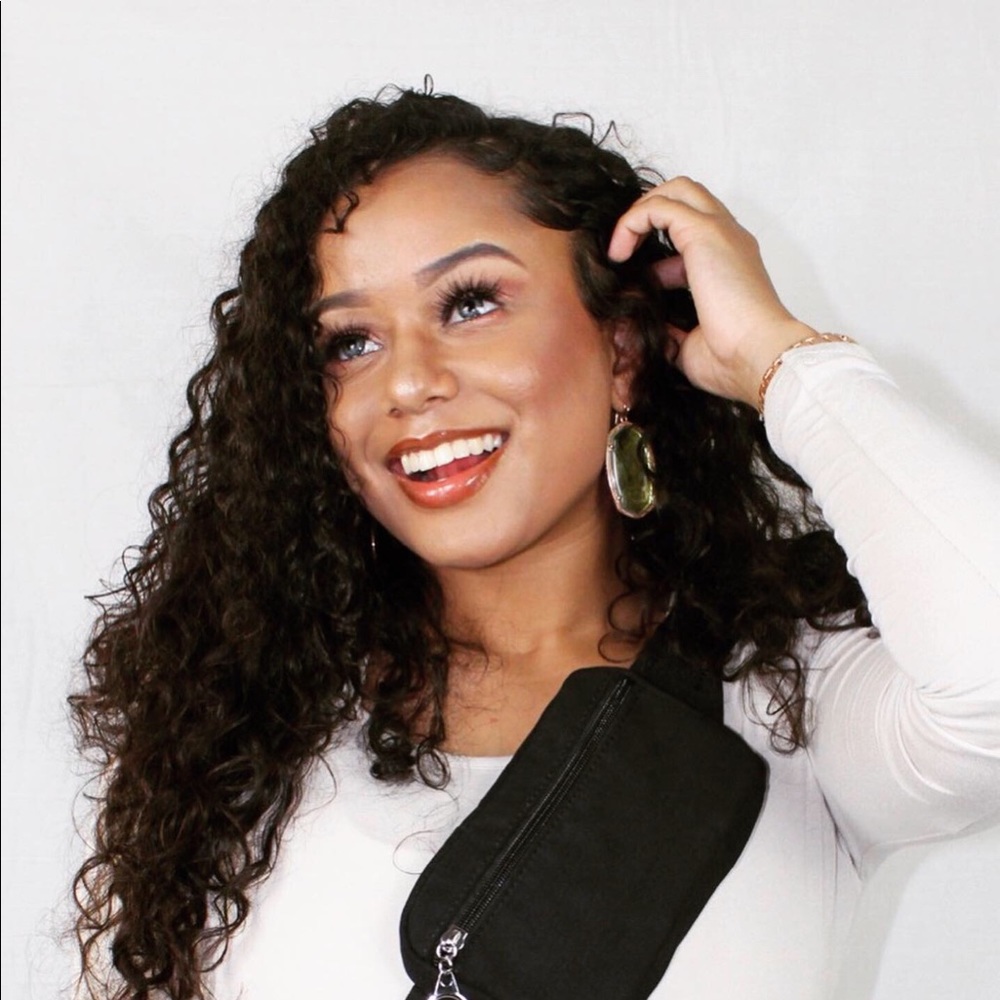 Meet your Posher, Razan